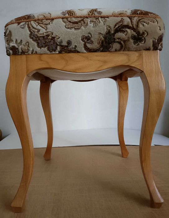 Taboret, pufa Ludwikowska
