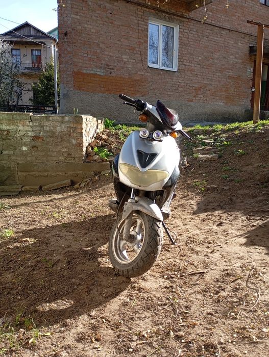 Продам скутер дефіант велон 125 кубів