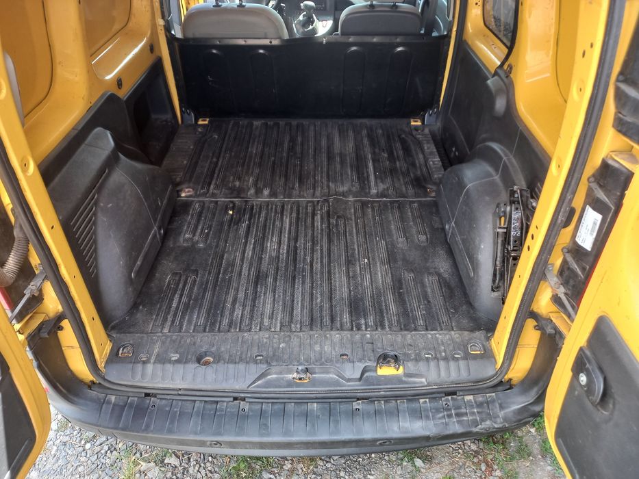 Продам Renault kango ZE 2012