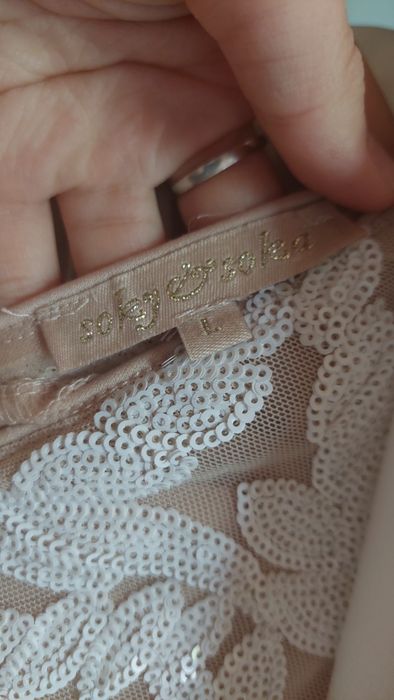 Piękna, kobieca, elegancka i seksowna sukienka Soky & Soka