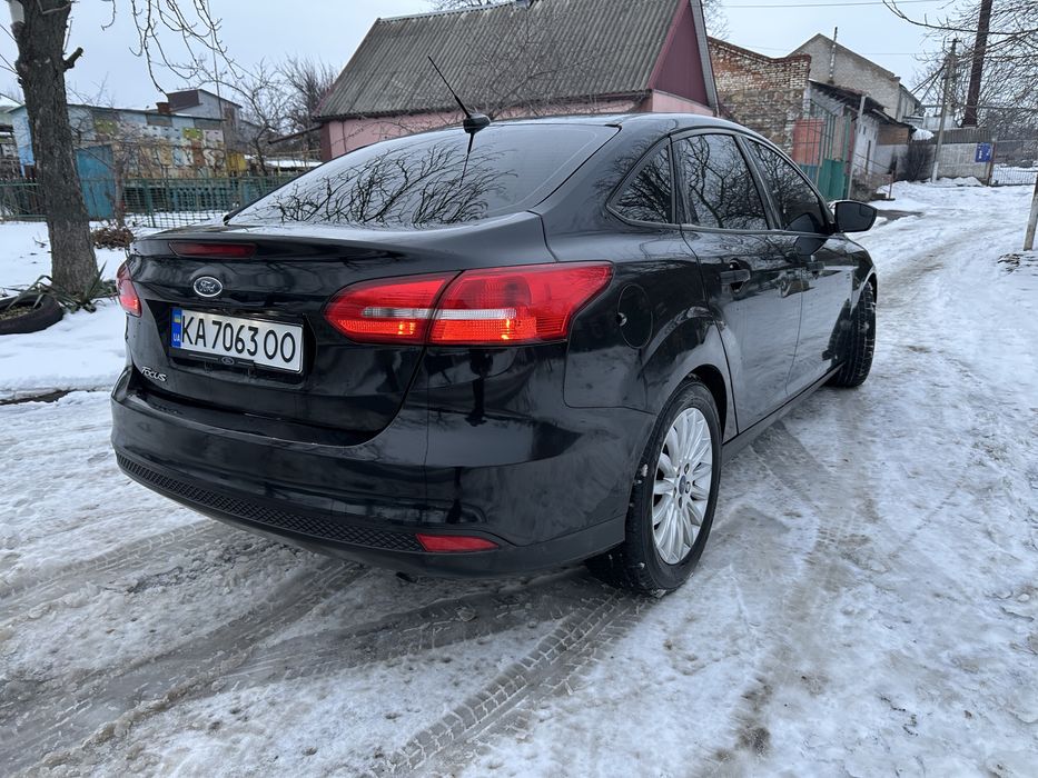 Форд фокус 2016 рік автомат 98 тис пробіг