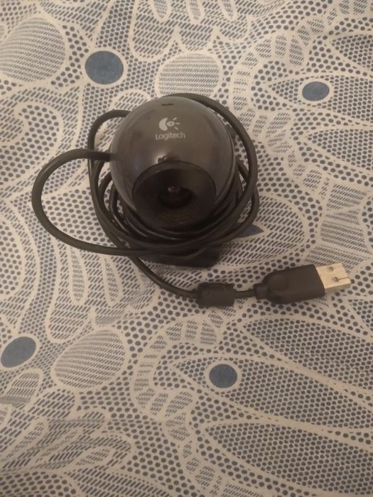 Продам веб-камеру Logitech
