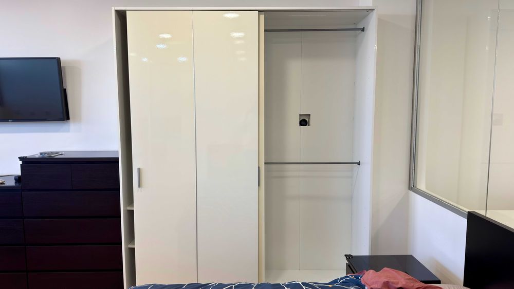 Roupeiro Branco usado