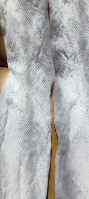 Koronkowe, białe, siatkowe rajstopy