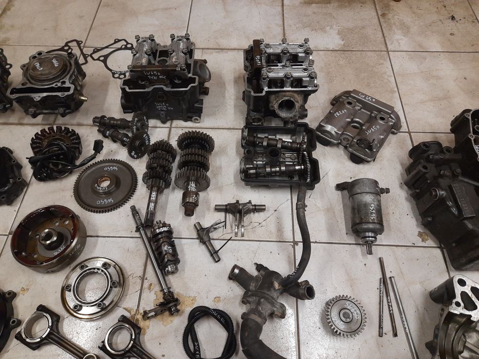 Suzuki SV 650 silnik części 98-02r. Sprzęgło głowica wał magneto kapa
