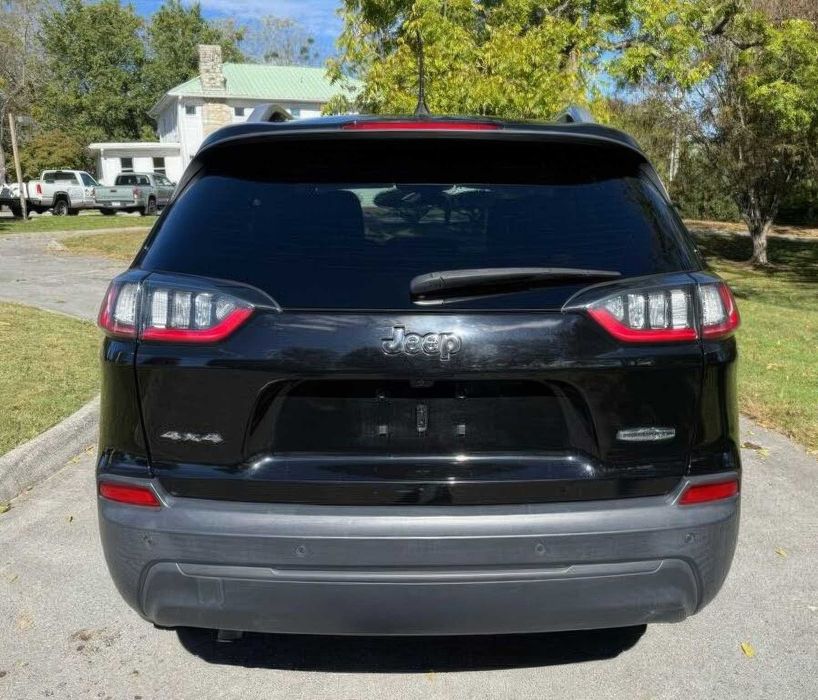 Jeep Cherokee Latitude Plus      2020