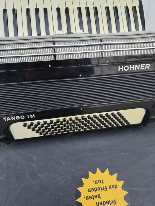 Akordeon Hohner Tango I M - 96 basów.