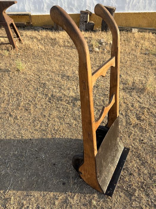 Carrinho porta Sacas de debulhadora antigo