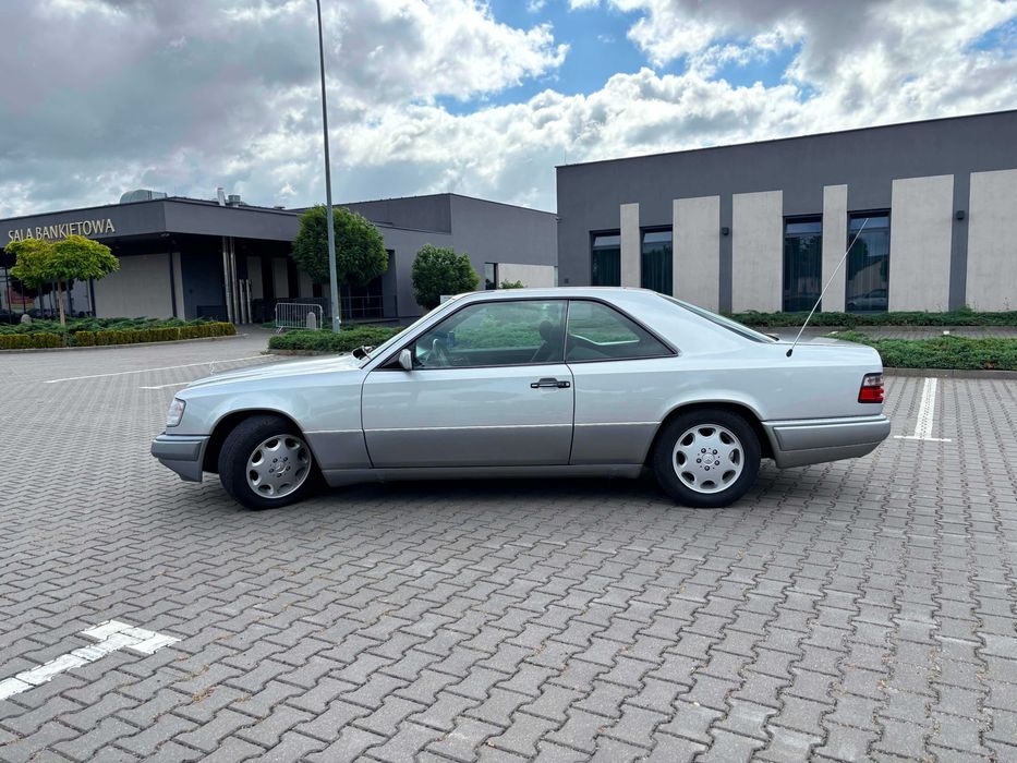 Samochód osobowy Mercedes-Benz  E 220