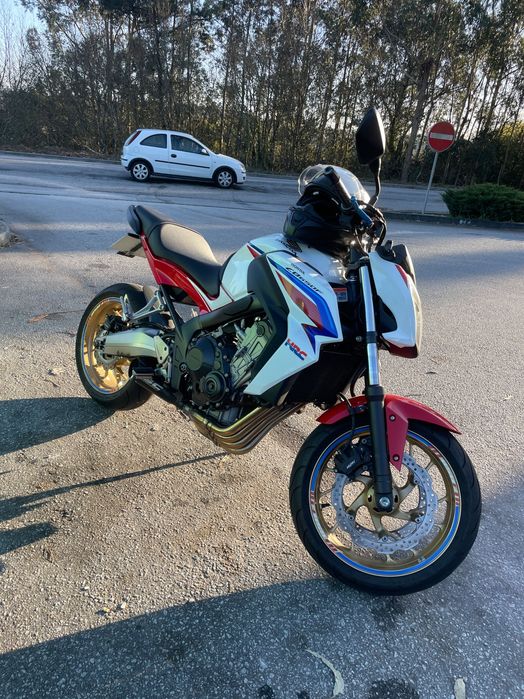 Vendo honda cb650f com quickshifter e vários outros extras