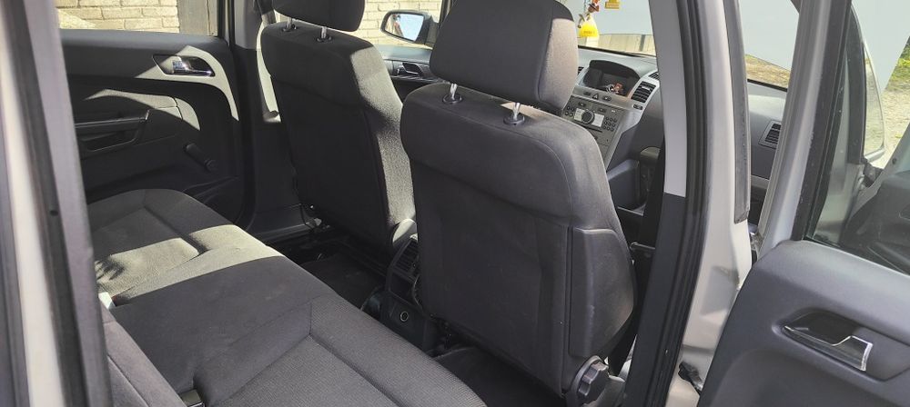Sprzedam Opel Zafira 2letnie LPG