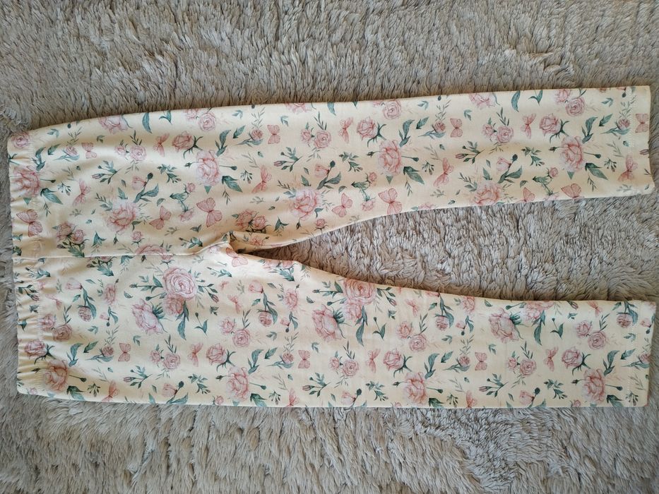 Legginsy dla dziewczynki/wiosna/lato/print/kwiaty/motyle/Haydi/r.98