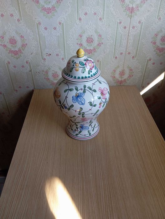 Jarro em cerâmica antiga