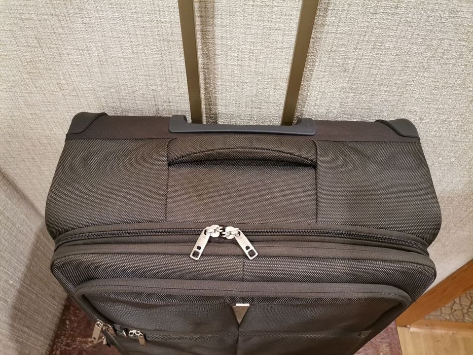 Delsey  67 см валіза середня чемодан средний
