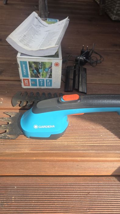 Nożyce do trawy Gardena akumulatorowe   AccuCut Li 9852-32