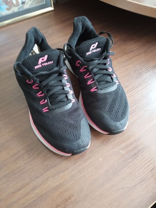 Кросівки Pro-Touch 37 розмір відмінний стан.