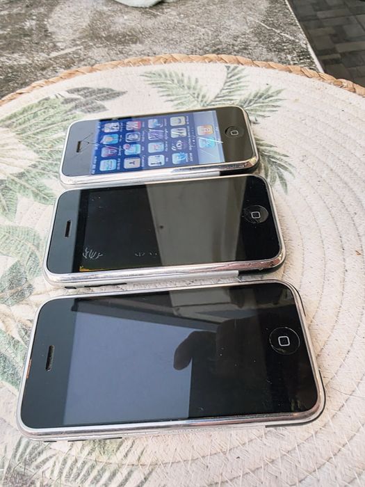 IPhone 1 generation 2g. 4gb, 8gb, 16 gb