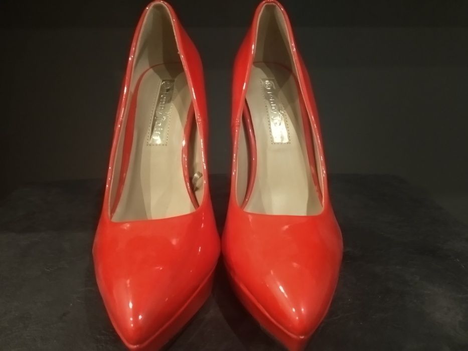czerwone szpilki platformy 37 szpic nowe CCC lakierowane