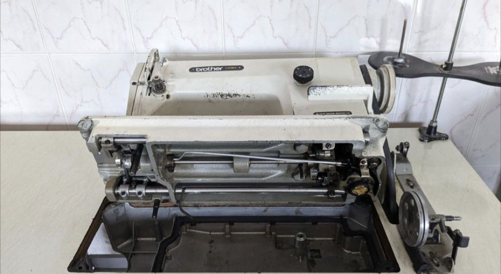 Машина швейная прямострочная Brother db2.