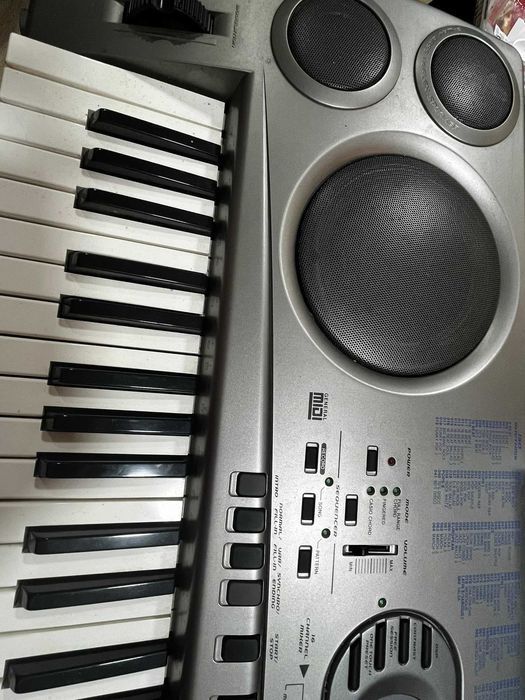 Piano Casio usado em bom estado