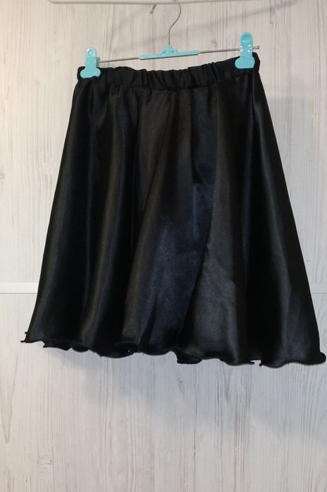 Атласна спідниця вкорочена