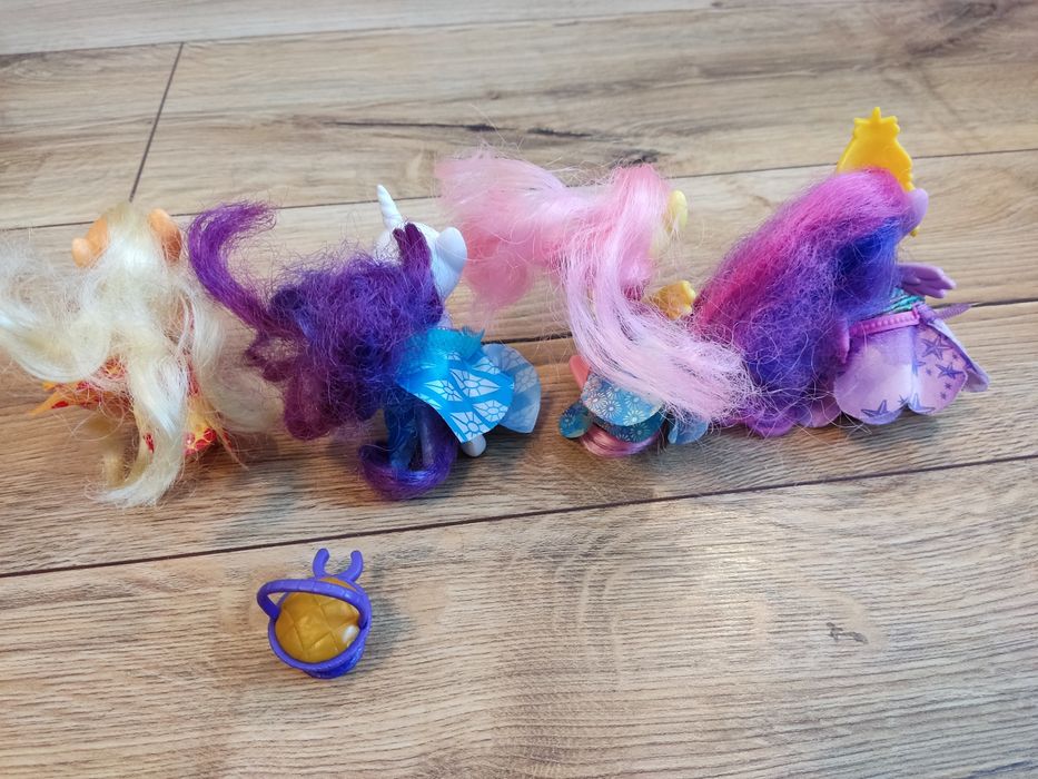 Hasbro zestaw koników pony