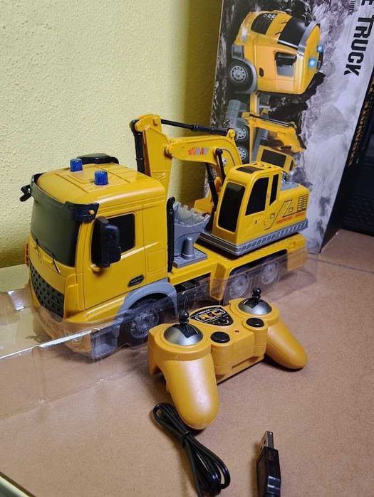 Camião Escavadora Telecomandado 1:24 R/C com Luzes – Novo na Caixa