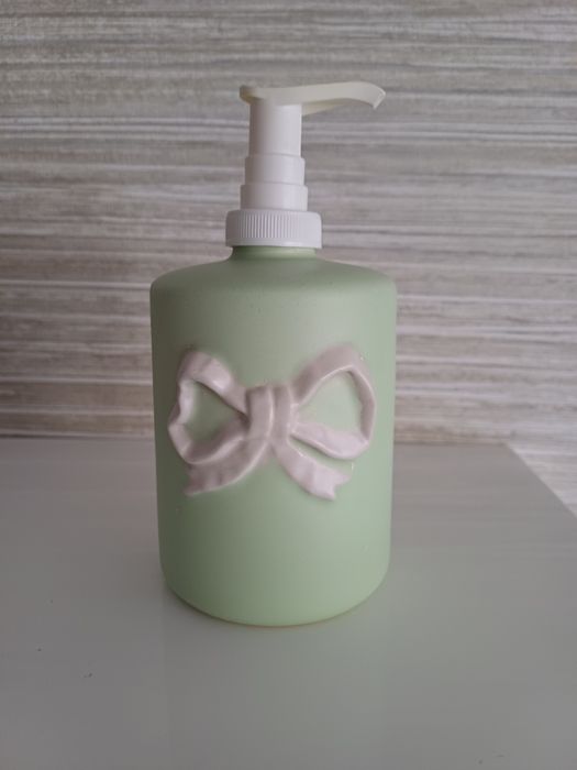 Doseador Sabonete e caixa em loiça IKEA