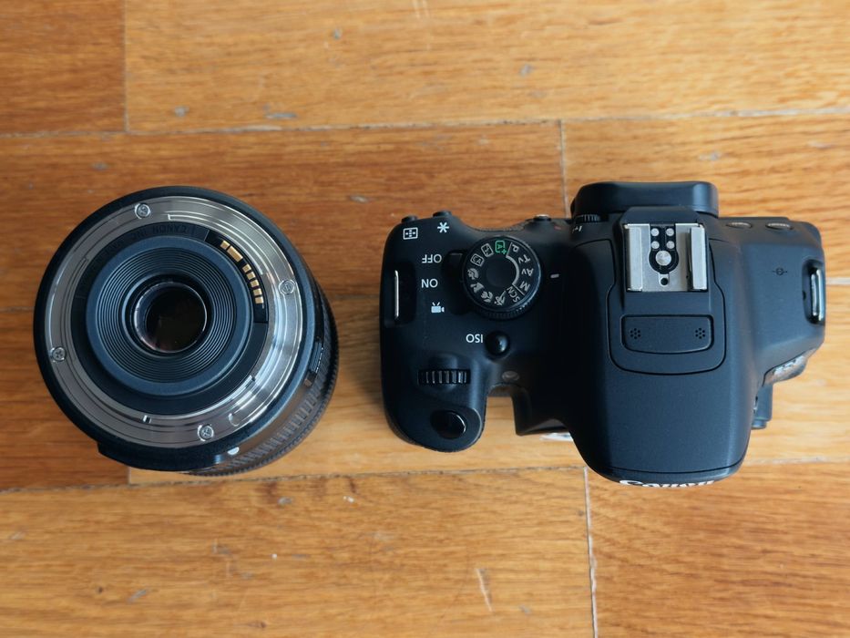 Canon EOS 700D + Objetiva Canon EF-S 18-135mm IS STM