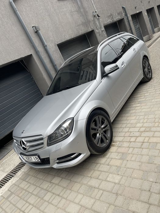 Mercedes-Benz C- Class