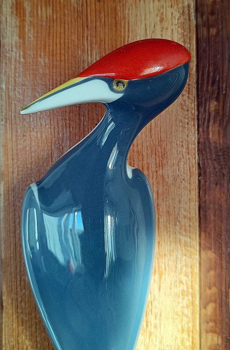 Porcelanowa figurka Royal Dux Dzięcioł proj Jitka Forejtova