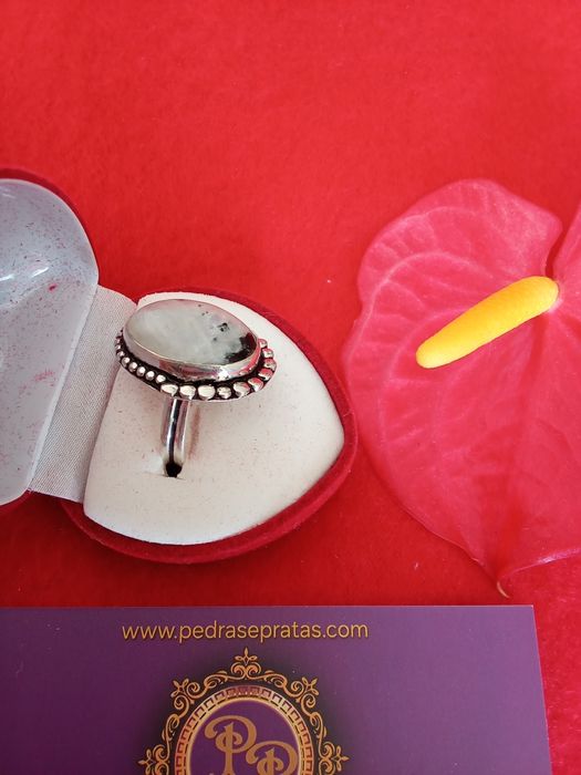 Anel em Prata com Pedra da Lua  Feito à Mão, Único e Autêntico