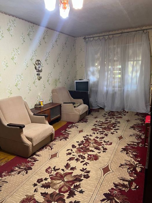 3 - х комнатная квартира на длительный срок. Район Центрального рынка ...