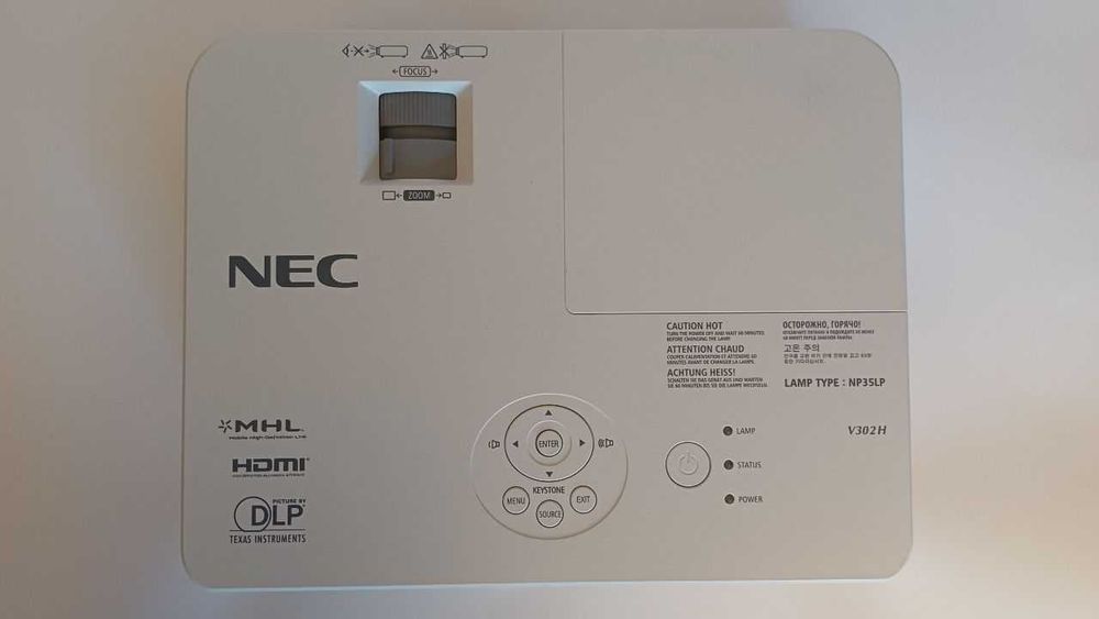 Projektor NEC V302H - Lampa 80%!