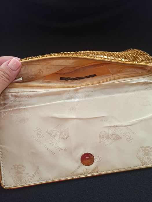 Клатч  в стразах