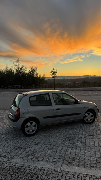 Renault clio 1.5 dci comercial poucos kms