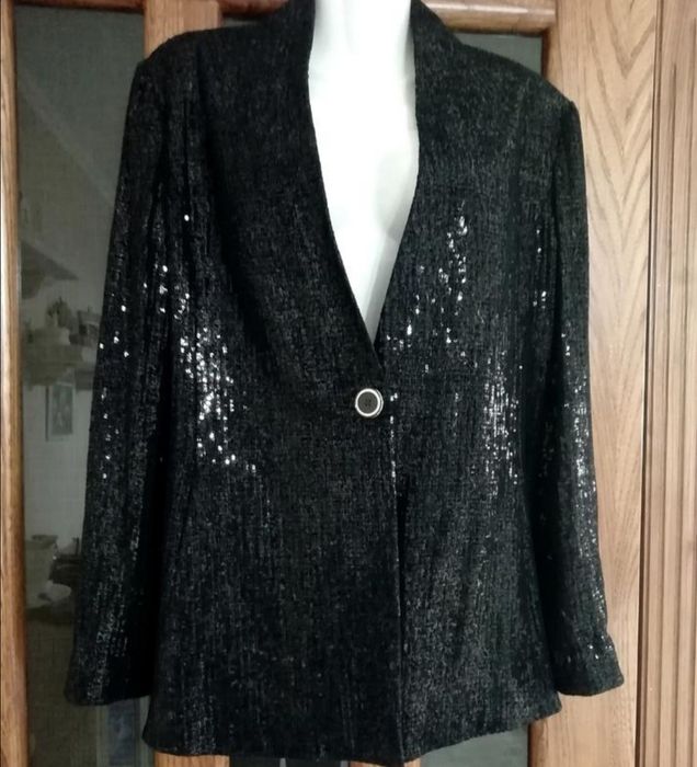 Жакет с пайетками 48- 50  Italy