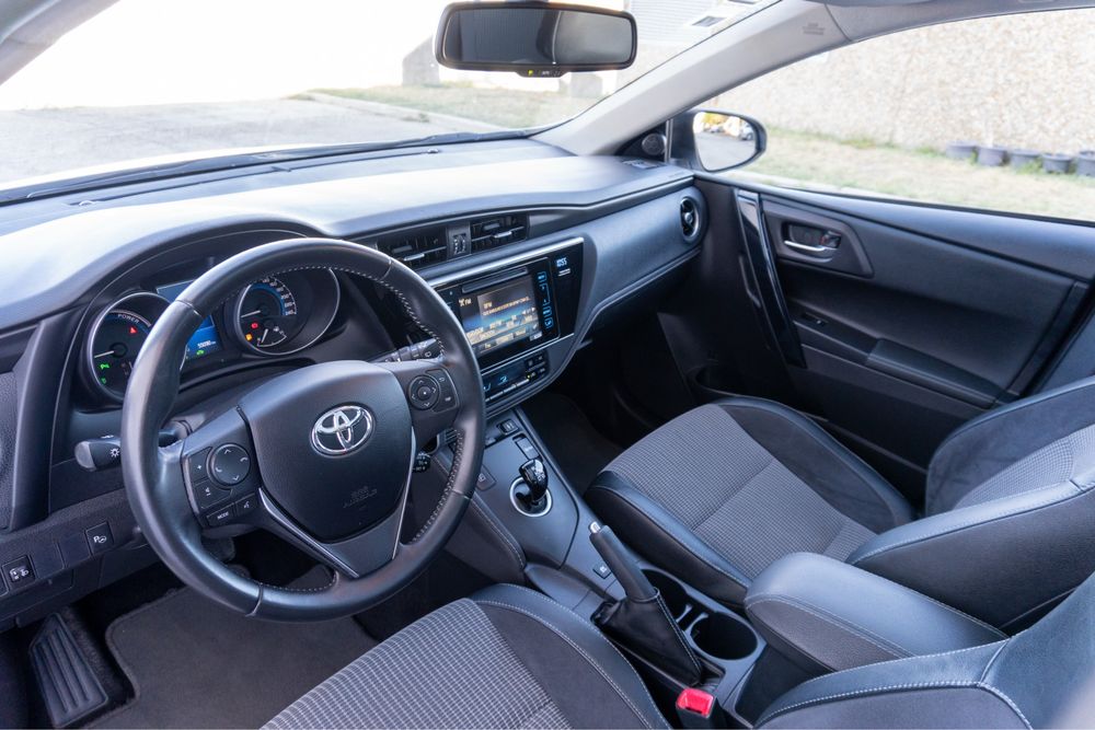 Toyota Auris 1.8 HSD Exclusive Hybrid (Financiamento disponível)