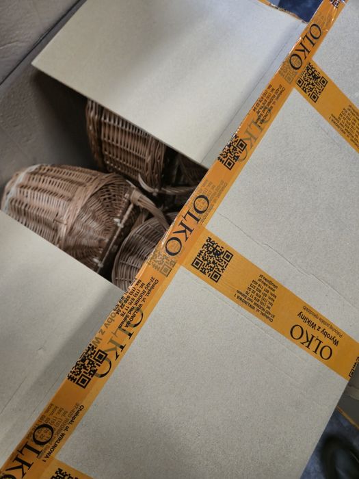 Ręcznie plecione koszyki wiklinowe