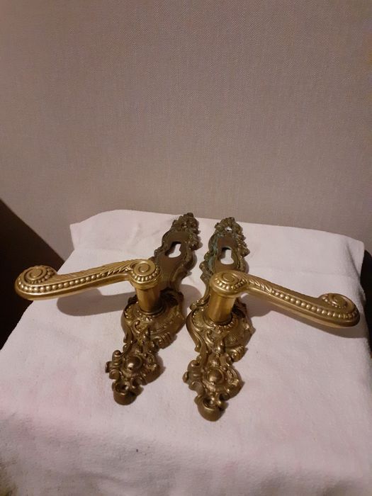 Mosiężne Klamki z Szyldem