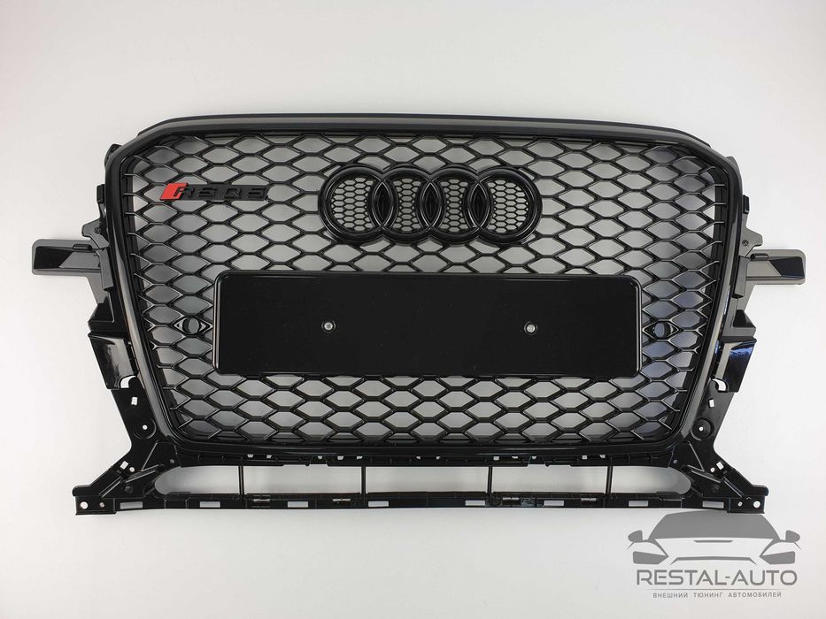 Решітка радіатора Audi Q5 2012-2016год Черная в стиле RS.