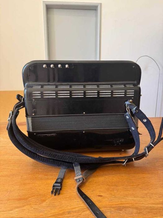 Acordeão Scandalli necessária reparação