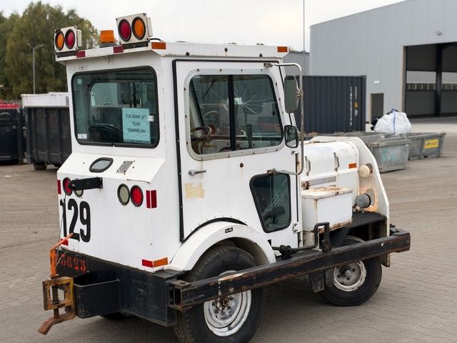 Tiger TUG MA5042LP CIĄGNIK BALASTOWY  do logistycznych baz transportowych tartaków kopalni