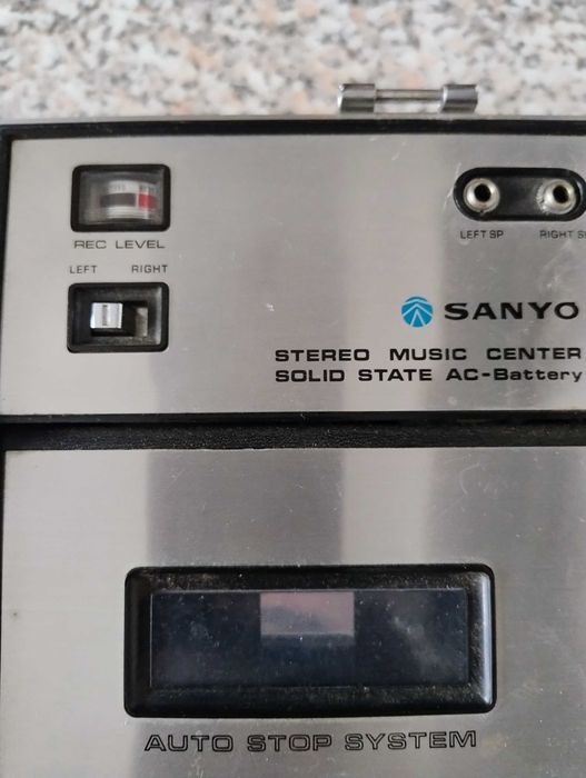 Музцентр , музкомбайн 72 г выпуска SANYO G2612N