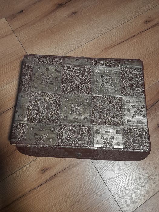 Stare pudelko             .