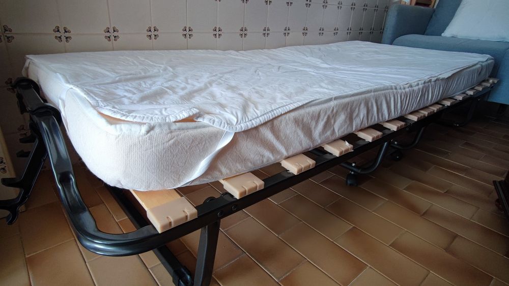 Divã com colchão
