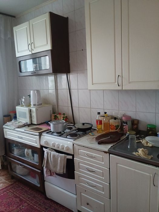 Здається кімната  поряд з ЧДТУ
