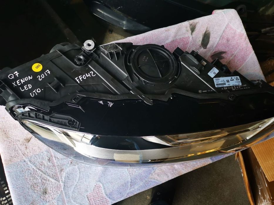 AUDI Q7 4M FAROL DTO XENON LED FF042