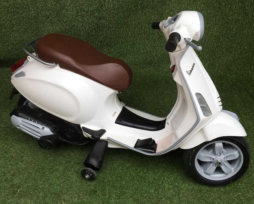 Mota eléctrica para crianças +3 anos. Carregador incluído. SEM BATERIA