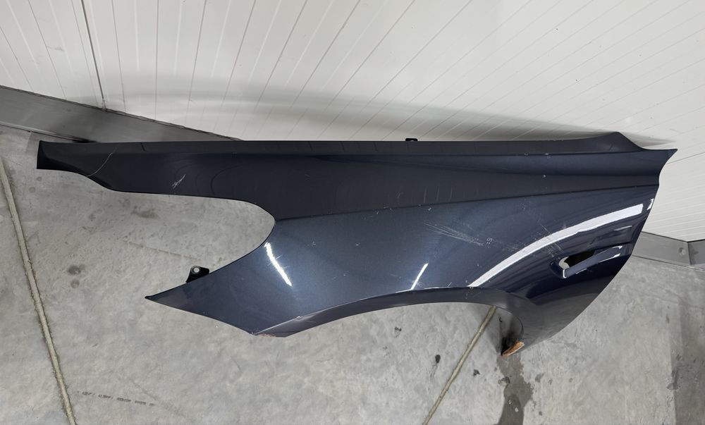 Tesla Model 3 крило переднє ліве